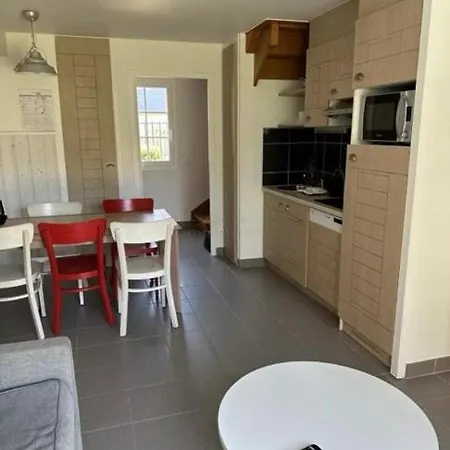 بيت للعطل De La Pierre Et *